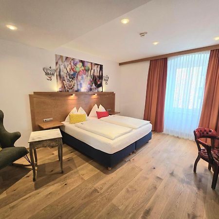 Boutique Hotel Goldenes Lamm Villach Exterior foto