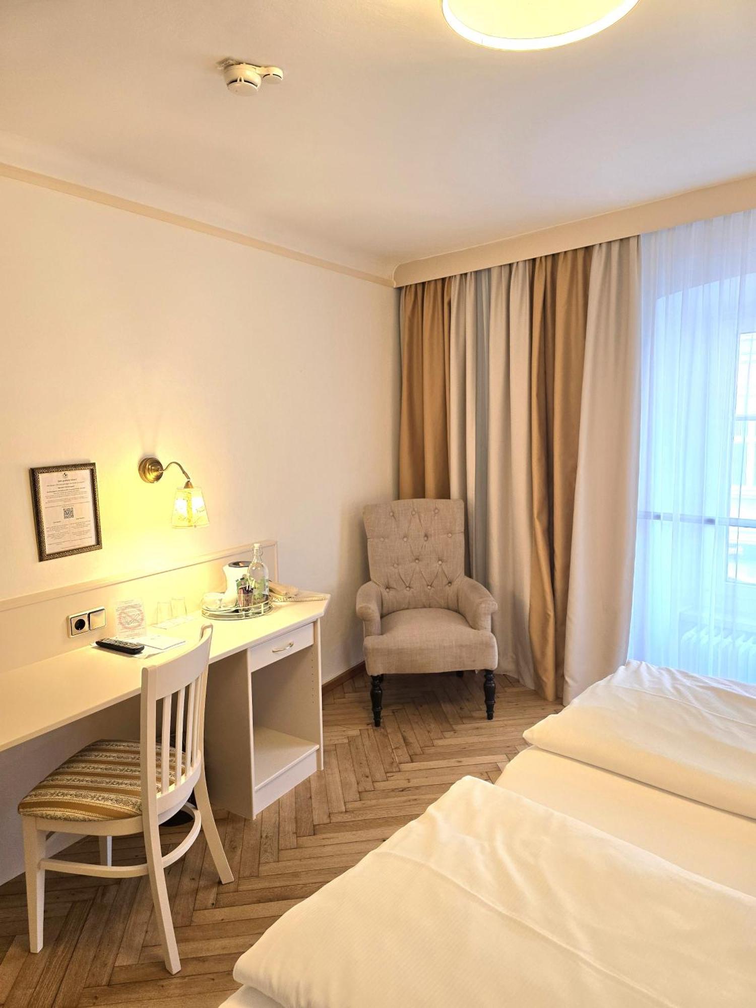 Boutique Hotel Goldenes Lamm Villach Exterior foto