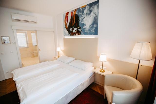Boutique Hotel Goldenes Lamm Villach Exterior foto